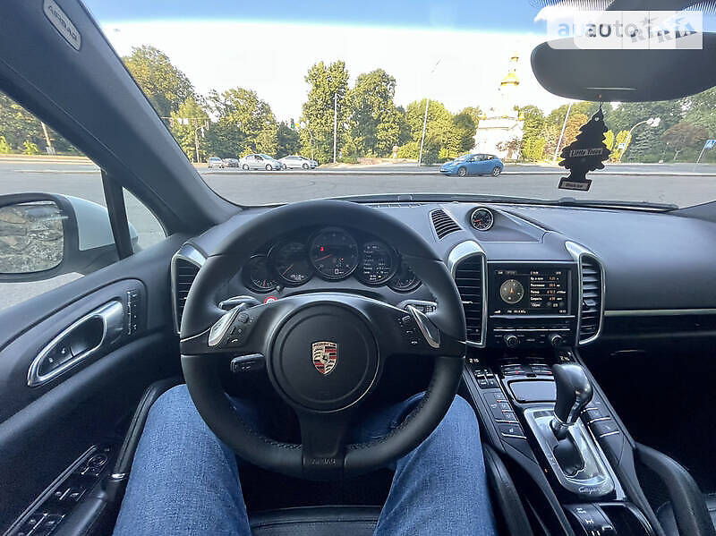Позашляховик / Кросовер Porsche Cayenne 2013 в Києві