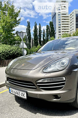 Внедорожник / Кроссовер Porsche Cayenne 2013 в Киеве