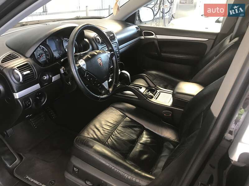 Внедорожник / Кроссовер Porsche Cayenne 2004 в Александрие