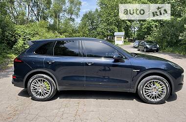 Внедорожник / Кроссовер Porsche Cayenne 2014 в Трускавце