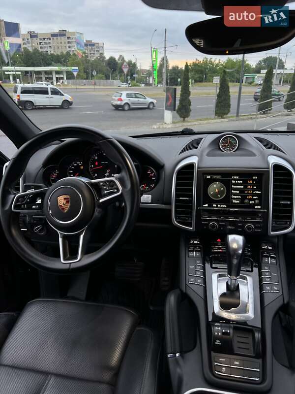 Внедорожник / Кроссовер Porsche Cayenne 2015 в Львове