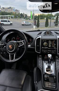 Внедорожник / Кроссовер Porsche Cayenne 2015 в Львове