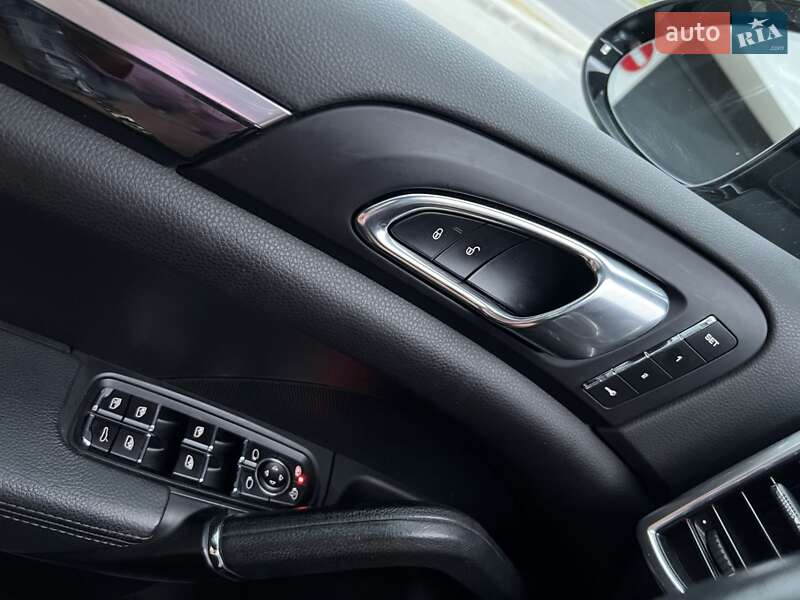 Внедорожник / Кроссовер Porsche Cayenne 2015 в Львове