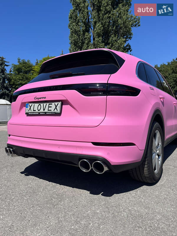Внедорожник / Кроссовер Porsche Cayenne 2021 в Киеве