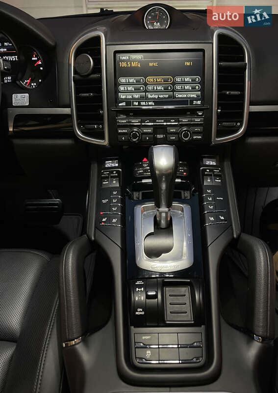 Внедорожник / Кроссовер Porsche Cayenne 2015 в Киеве
