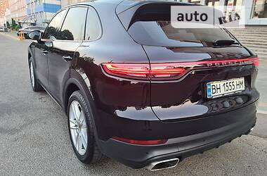 Внедорожник / Кроссовер Porsche Cayenne 2017 в 