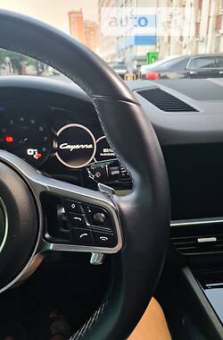 Внедорожник / Кроссовер Porsche Cayenne 2017 в 