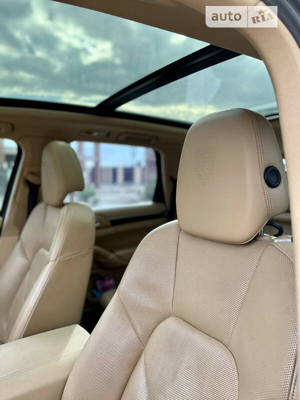 Внедорожник / Кроссовер Porsche Cayenne 2013 в Хмельницком