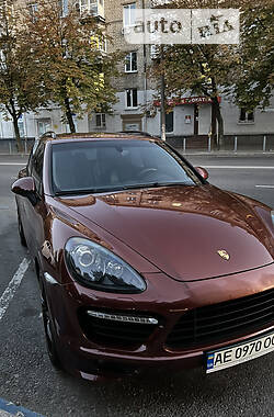 Внедорожник / Кроссовер Porsche Cayenne 2012 в Киеве