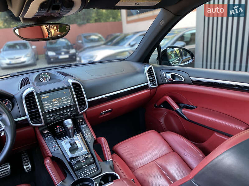 Внедорожник / Кроссовер Porsche Cayenne 2015 в Коломые