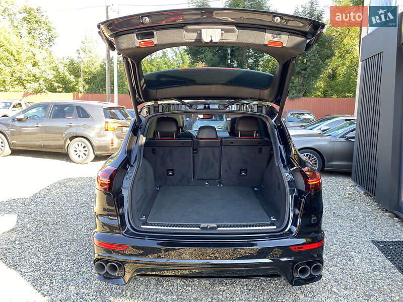 Внедорожник / Кроссовер Porsche Cayenne 2015 в Коломые