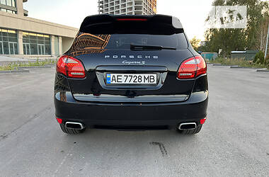 Внедорожник / Кроссовер Porsche Cayenne 2013 в Днепре