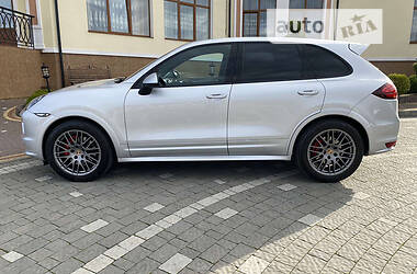 Позашляховик / Кросовер Porsche Cayenne 2013 в Львові