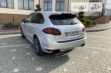 Внедорожник / Кроссовер Porsche Cayenne 2013 в Харькове