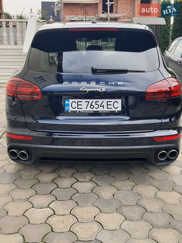 Внедорожник / Кроссовер Porsche Cayenne 2015 в Черновцах