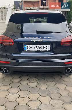 Внедорожник / Кроссовер Porsche Cayenne 2015 в 