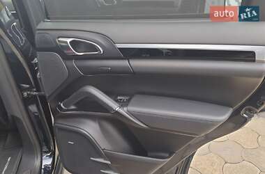 Внедорожник / Кроссовер Porsche Cayenne 2015 в Черновцах