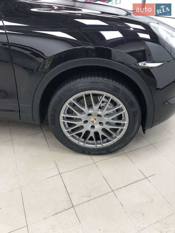Позашляховик / Кросовер Porsche Cayenne 2012 в Івано-Франківську