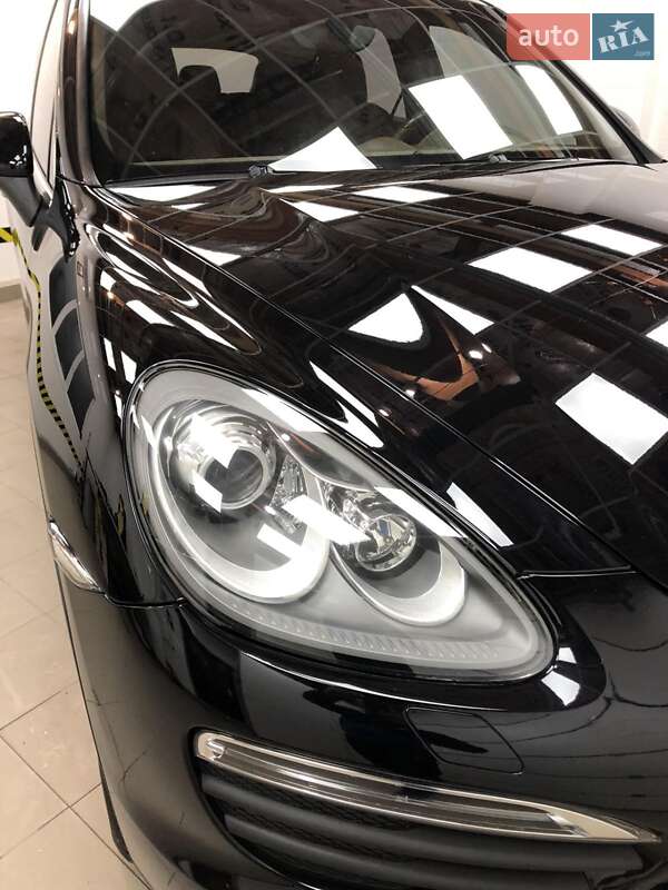 Позашляховик / Кросовер Porsche Cayenne 2012 в Івано-Франківську