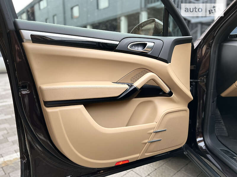 Внедорожник / Кроссовер Porsche Cayenne 2017 в Львове фото 29 Внедорожник / Кроссовер Porsche Cayenne 2017 в Львове