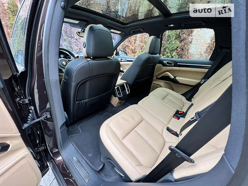 Внедорожник / Кроссовер Porsche Cayenne 2017 в Львове фото 47 Внедорожник / Кроссовер Porsche Cayenne 2017 в Львове