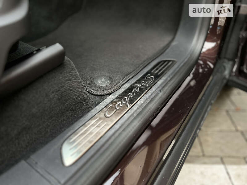 Внедорожник / Кроссовер Porsche Cayenne 2017 в Львове фото 54 Внедорожник / Кроссовер Porsche Cayenne 2017 в Львове
