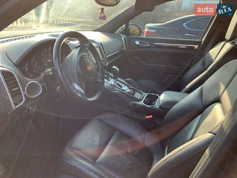 Позашляховик / Кросовер Porsche Cayenne 2014 в Львові