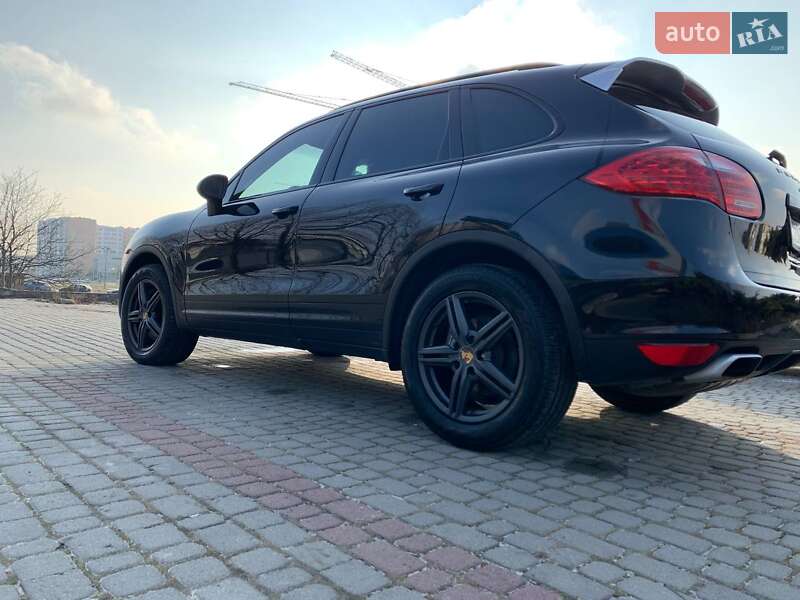 Позашляховик / Кросовер Porsche Cayenne 2014 в Львові