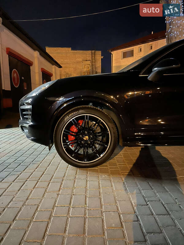 Позашляховик / Кросовер Porsche Cayenne 2010 в Одесі