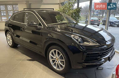 Внедорожник / Кроссовер Porsche Cayenne 2022 в 