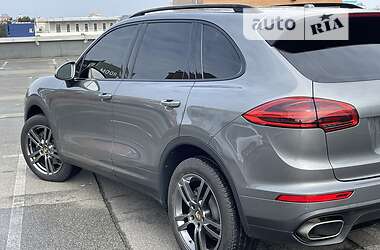 Позашляховик / Кросовер Porsche Cayenne 2015 в Києві