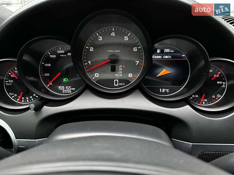 Позашляховик / Кросовер Porsche Cayenne 2013 в Харкові