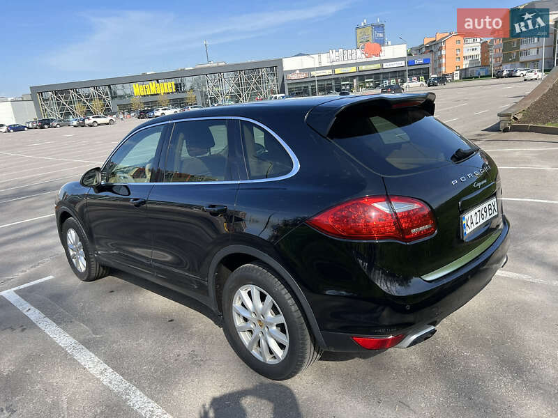 Внедорожник / Кроссовер Porsche Cayenne 2014 в Киеве
