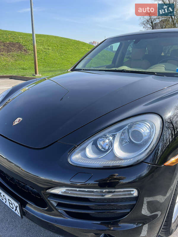 Внедорожник / Кроссовер Porsche Cayenne 2014 в Киеве