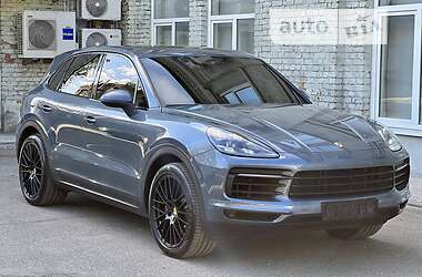 Позашляховик / Кросовер Porsche Cayenne 2017 в 