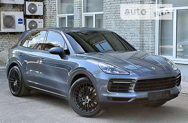 Внедорожник / Кроссовер Porsche Cayenne 2017 в Киеве
