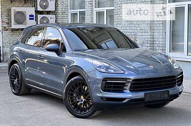 Позашляховик / Кросовер Porsche Cayenne 2017 в 