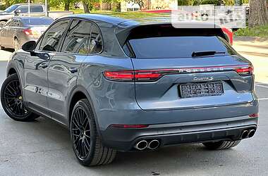 Позашляховик / Кросовер Porsche Cayenne 2017 в 