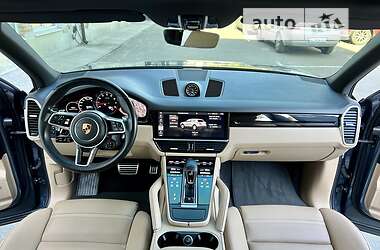 Позашляховик / Кросовер Porsche Cayenne 2017 в 