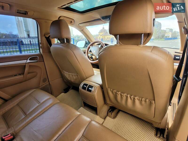 Позашляховик / Кросовер Porsche Cayenne 2005 в Шептицькому