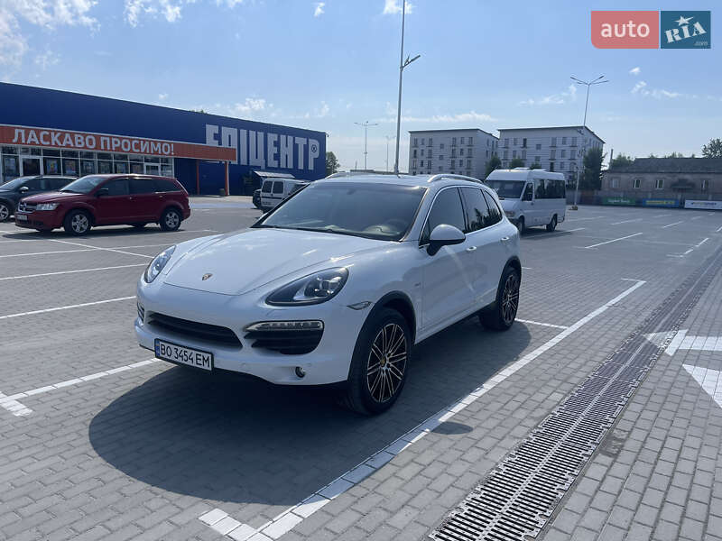 Внедорожник / Кроссовер Porsche Cayenne 2013 в Тернополе