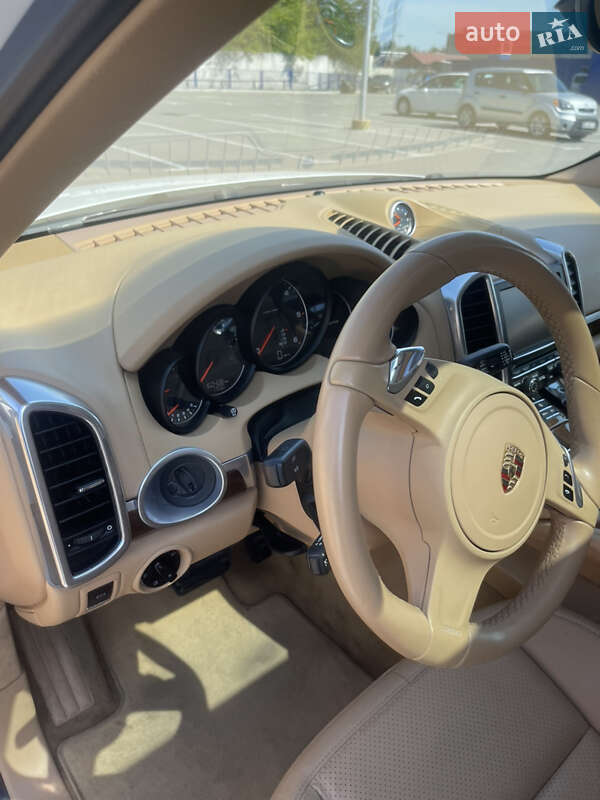 Внедорожник / Кроссовер Porsche Cayenne 2013 в Тернополе