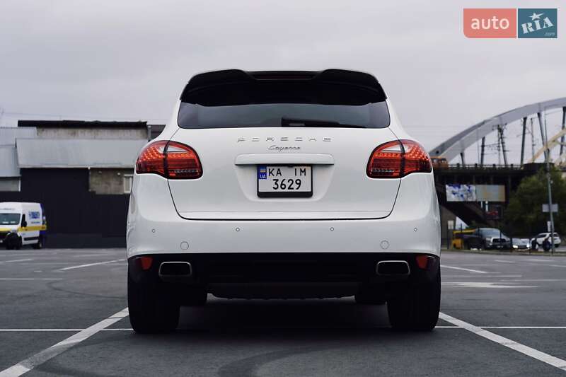 Позашляховик / Кросовер Porsche Cayenne 2014 в Києві
