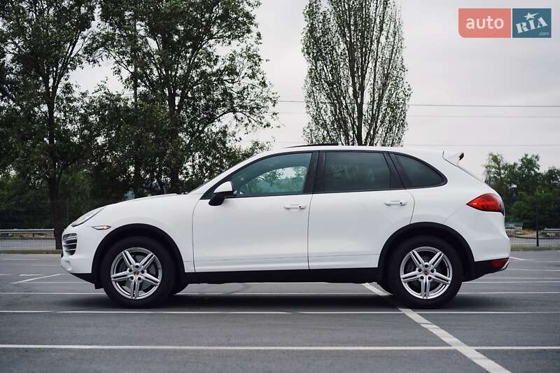 Позашляховик / Кросовер Porsche Cayenne 2014 в Києві