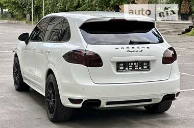 Позашляховик / Кросовер Porsche Cayenne 2012 в 