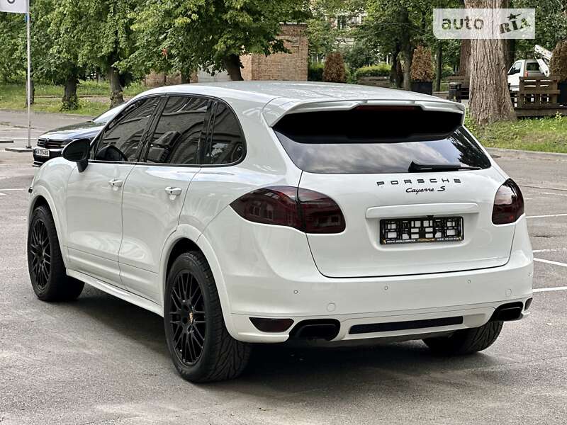 Внедорожник / Кроссовер Porsche Cayenne 2012 в Киеве
