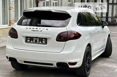 Позашляховик / Кросовер Porsche Cayenne 2012 в 