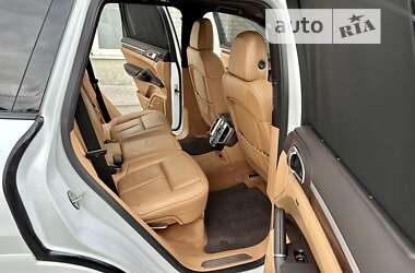 Позашляховик / Кросовер Porsche Cayenne 2012 в 