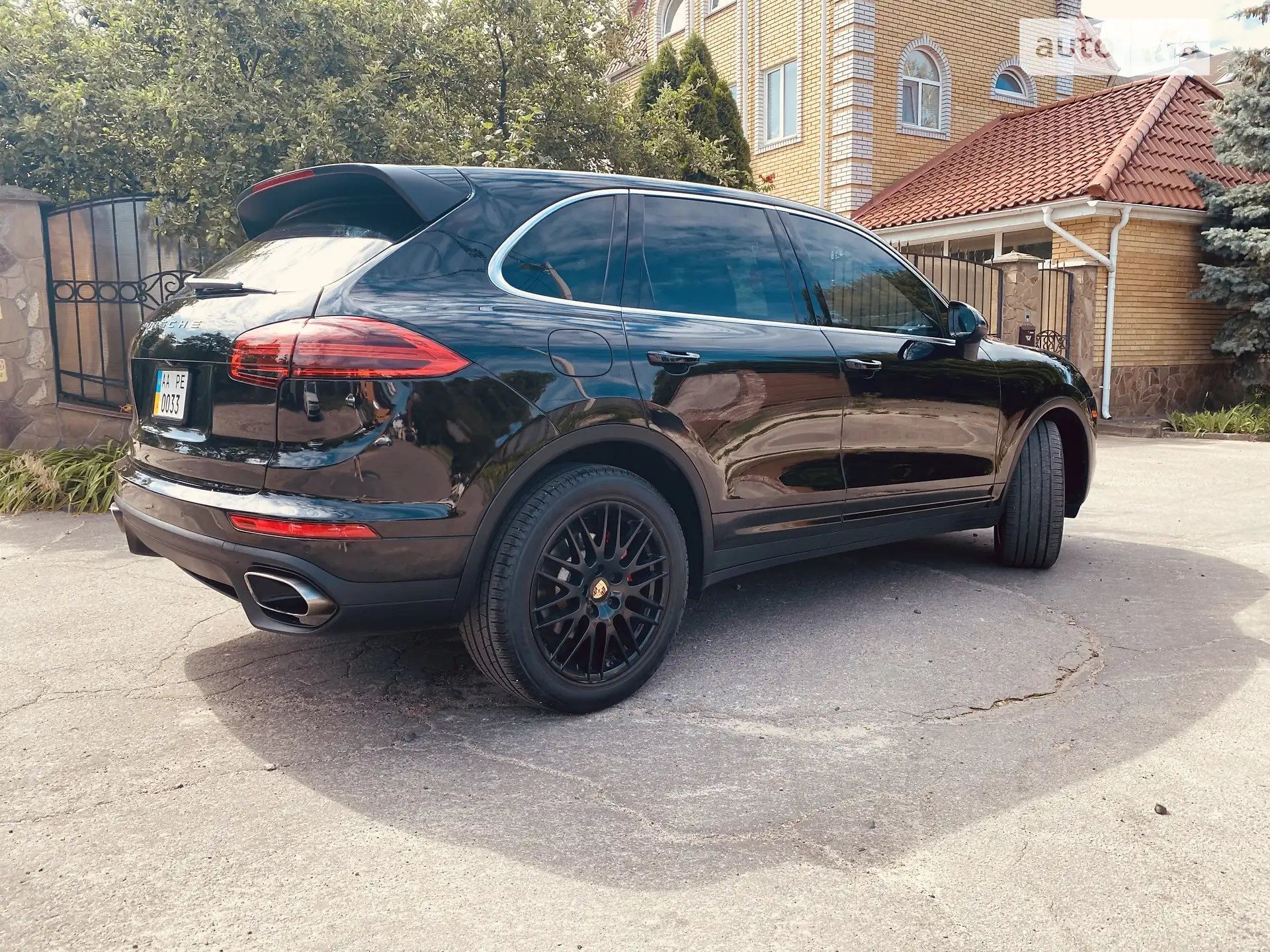 2015 Porsche Cayenne - мініатюра 16