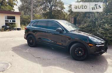 Внедорожник / Кроссовер Porsche Cayenne 2015 в 